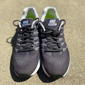 Nike Zoom Pegasus 33 running shoe, women's sz 8.5